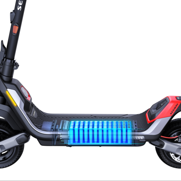 Segway KickScooter P100SE trottinette électrique vue de la battrie